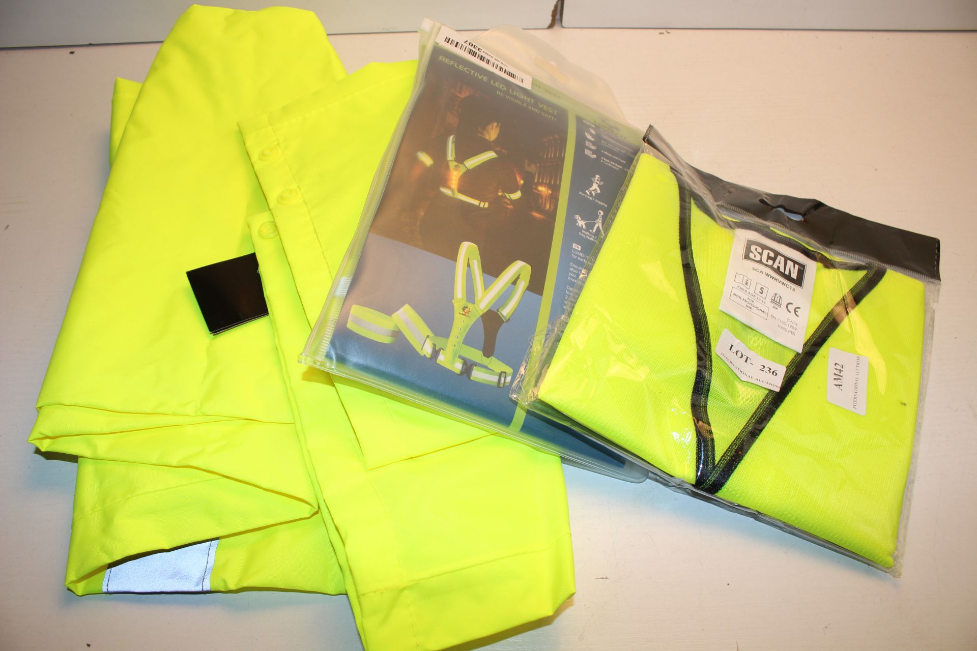 3X ASSORTED HI-VIS ITEMS (IMAGE DEPICTS STOCK)Condition ReportAppraisal Available on Request- All