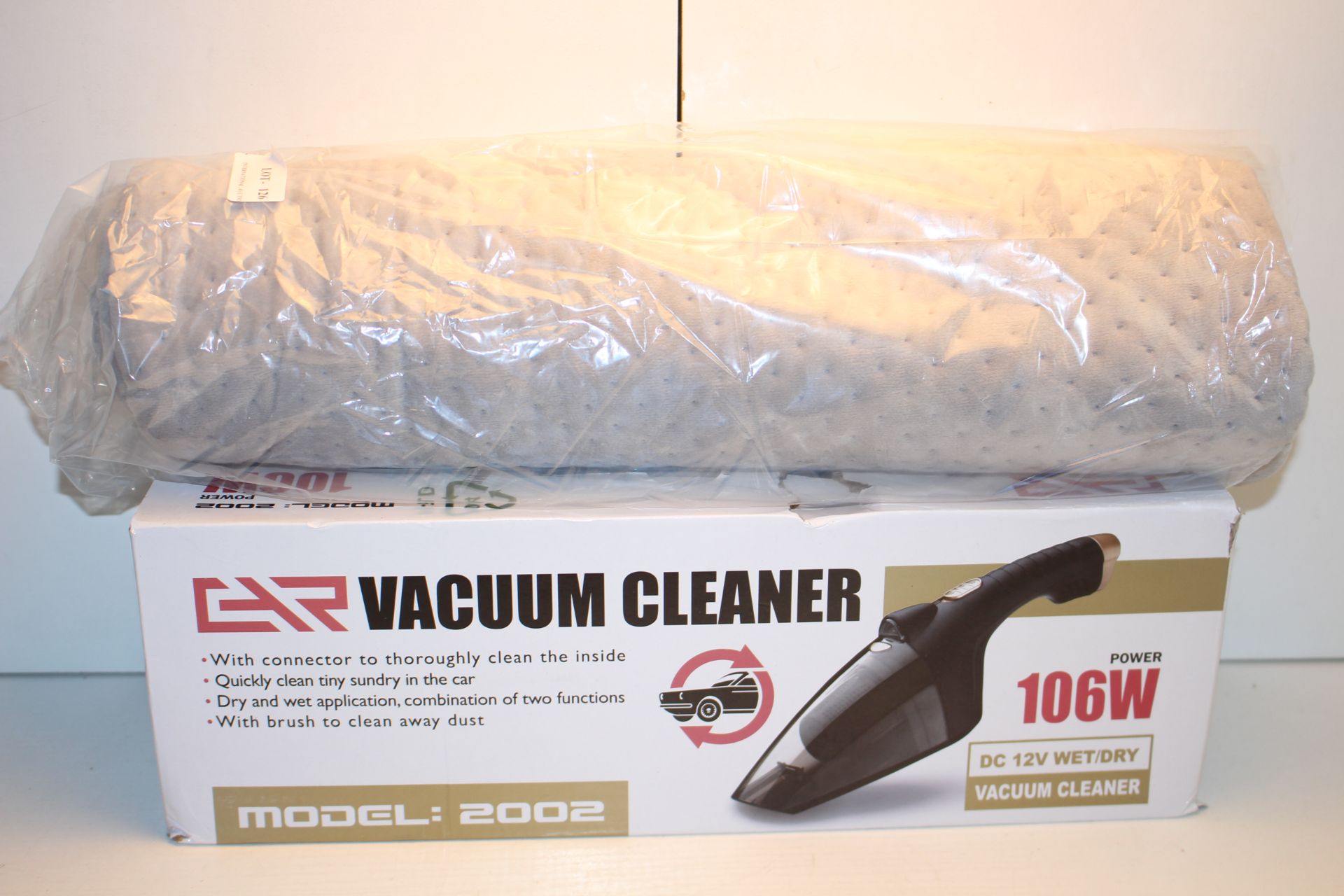 2X ASSORTED BOXED/UNBOXED ITEMS TO INCLUDE HANDHEALD CAR VACUUM CLEANER MODEL: 2002 & OTHER (IMAGE