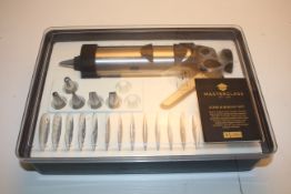 BOXED MASTERCLASS ICING & BISCUIT SET RRP £19.99Condition ReportAppraisal Available on Request-