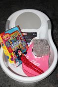 5X ASSORTED ITEMS TO INCLUDE NUBY BABY BATH, TOMMEE TIPPEE, MR TUMBLE & OTHEWR (IMAGE DEPICTS