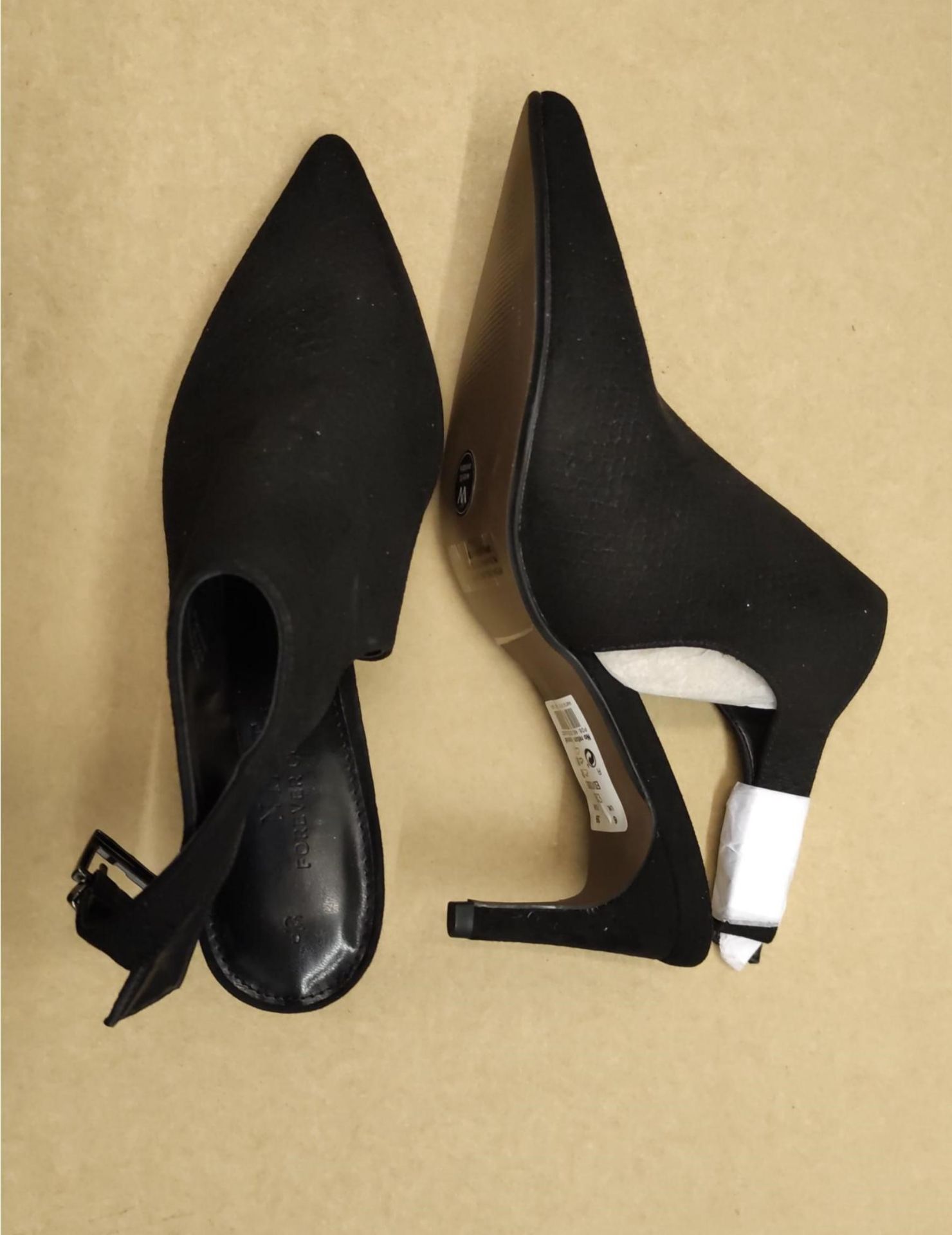 1 X UNBOXED BLACK SLINGBACK HEELS SIZE 6 £38Condition ReportALL ITEMS ARE BRAND NEW WITH TAGS UNLESS - Image 2 of 2