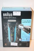 BOXED BRAUN SERIES 3 PROSKIN WET & DRY SHAVER MODEL: 3040S RRP £54.99Condition ReportAppraisal