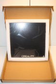 BOXED CREALTY GLASS 3D PLATECondition ReportAppraisal Available on Request- All Items are