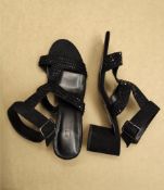 1 X UNBOXED BLACK STRAPPY SANDAL KITTEN HEEL SIZE 6.5 £38Condition ReportALL ITEMS ARE BRAND NEW