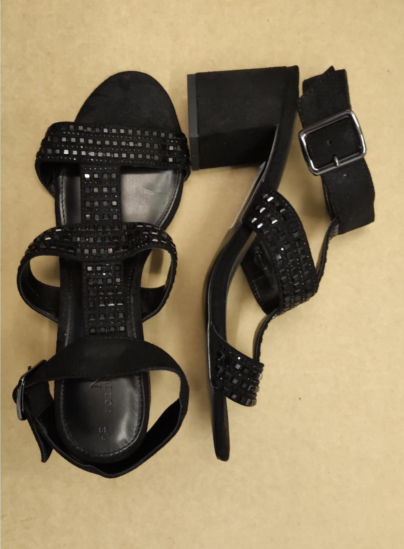 1 X UNBOXED BLACK STRAPPY SANDAL HEEL SIZE 5 £38Condition ReportALL ITEMS ARE BRAND NEW WITH TAGS