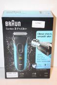 BOXED BRAUN SERIES 3 PROSKIN WET & DRY SHAVER MODEL: 3040S RRP £54.99Condition ReportAppraisal