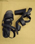 1 X UNBOXED NAVY STRAPPY HEELS SIZE 4 £35Condition ReportALL ITEMS ARE BRAND NEW WITH TAGS UNLESS