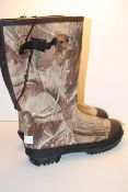 UNBOXED CAMO WELLINGTON BOOTS UK SIZE 12Condition ReportAppraisal Available on Request- All Items