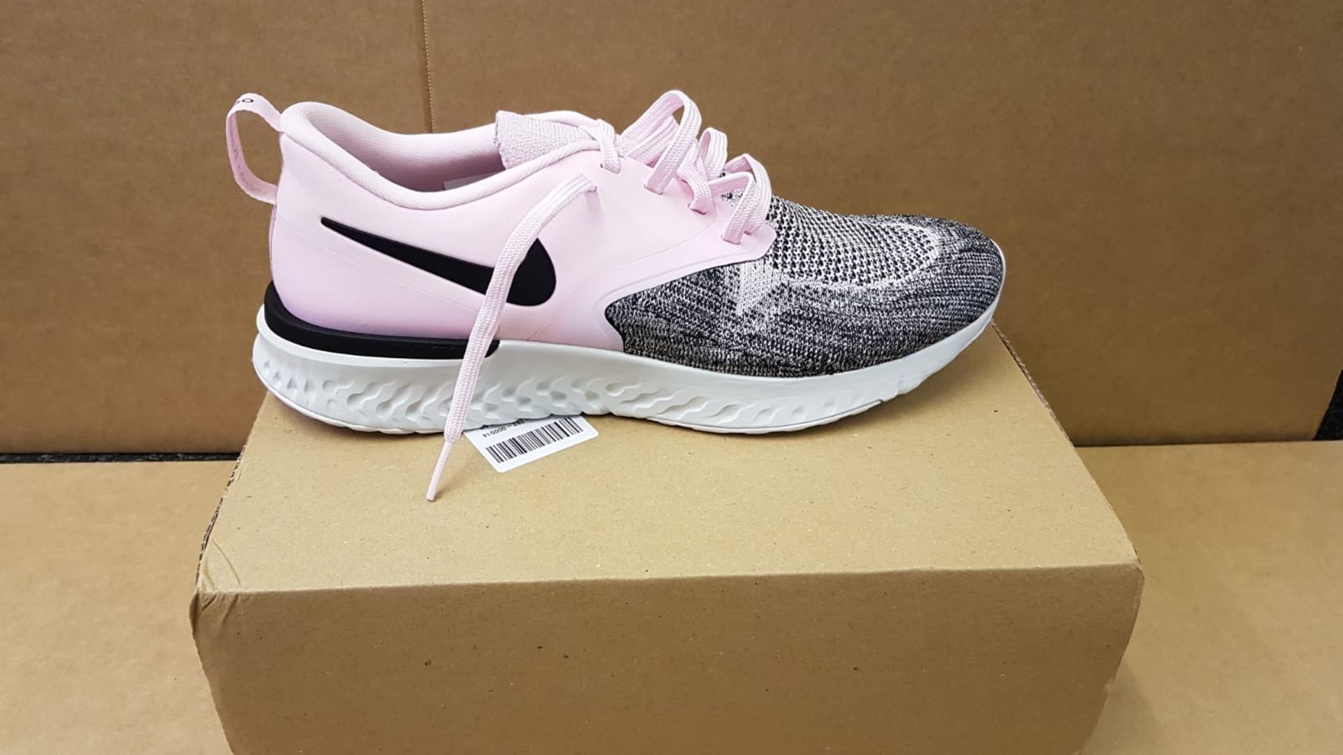 1 X BOXED NIKE PINK FLYKNIT ODYSSEY REACT TRAINERS SIZE 7 £60Condition ReportALL ITEMS ARE BRAND NEW