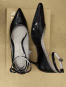 1 X BOXED BLACK STRAPPED COURT KITTEN HEELS SIZE 5 £35Condition ReportALL ITEMS ARE BRAND NEW WITH