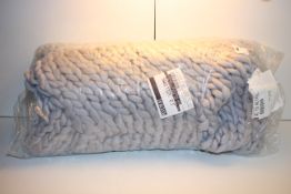 BAGGED GREY NO SIZE CHUNK KNIT THROW RRP £27.99Condition ReportAppraisal Available on Request- All