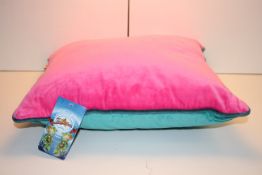 JOE BROWNS BE REMARKABLE CUSHION RRP £18.99Condition ReportAppraisal Available on Request- All Items