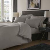 DULL 800 TC DUVET COVER SET IN KINGSIZE RRP £32Condition ReportAppraisal Available on Request- All