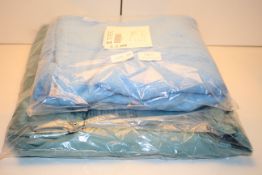 2X ASSORTED ITEMS TO INCLUDE BED SHEET & TOWEL (IMAGE DEPICTS STOCK)Condition ReportAppraisal