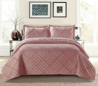 GATCOMBE BEDSPREAD IN PINK 240X250 RRP £39.99Condition ReportAppraisal Available on Request- All