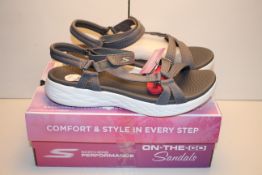 BOXED SKETCHERS ON-THE-GO SANDALS SIZE 7 RRP £29.99Condition ReportAppraisal Available on Request-