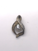 9ct Yellow Gold Pearl Pendant