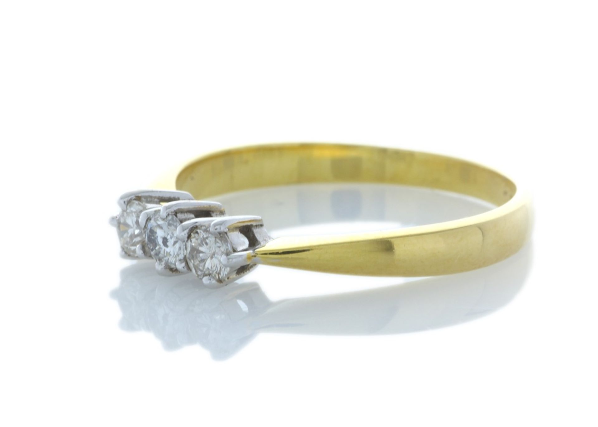 9ct Yellow Gold Three Stone Claw Set Diamond Ring 0.25 Carats - Valued by AGI £957.00 - 9ct Yellow - Image 2 of 4