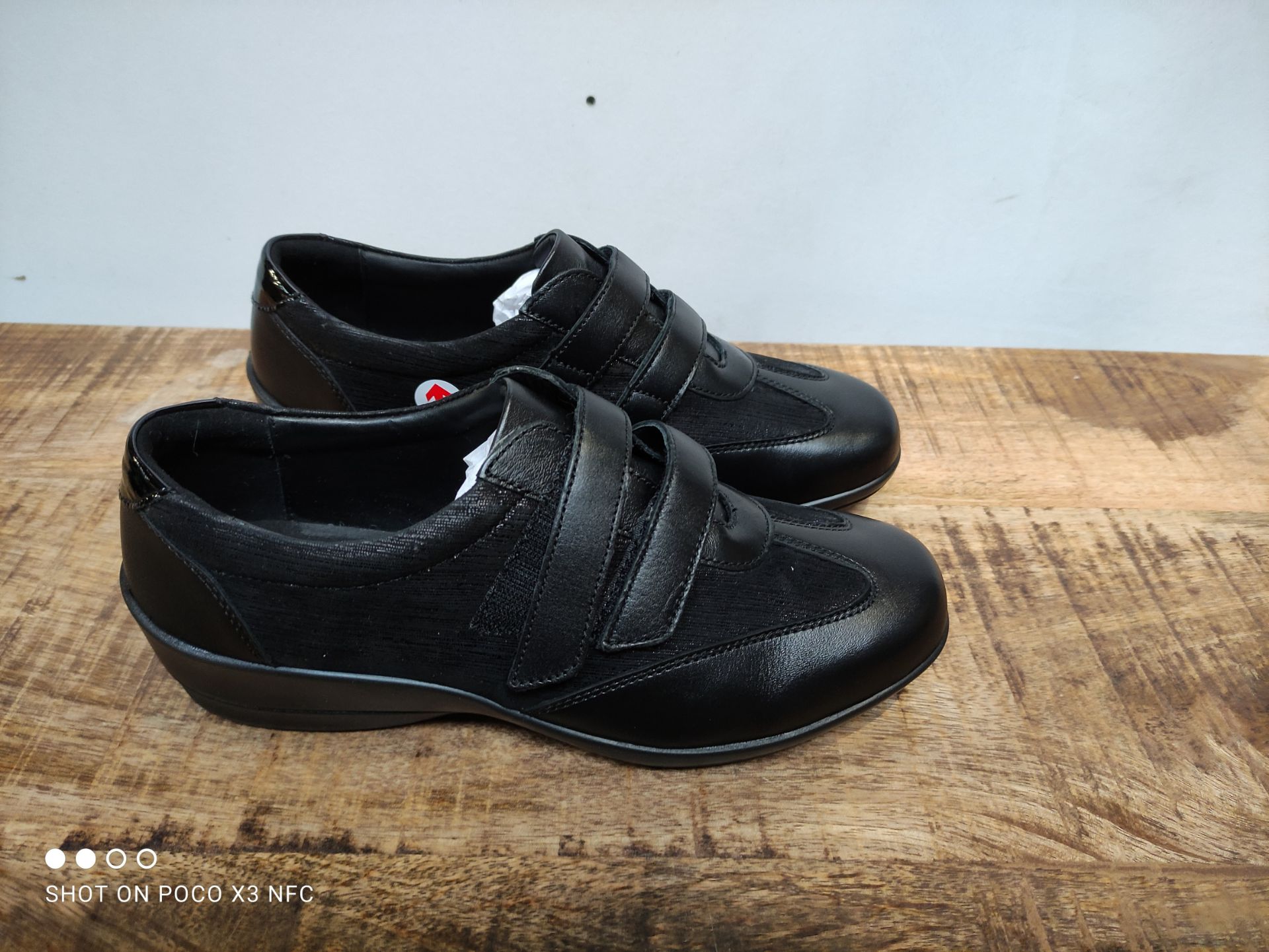 UNBOXED WOMENS SIZE 6 WIDE FIT BLACK PADDERS SADIE SHOES RRP £42.99Condition ReportAppraisal