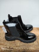 UNBOXED WOMENS SIZE 7 EXTRA WIDE BLACK PRIVET BOOTS RR P£17.99Condition ReportAppraisal Available on