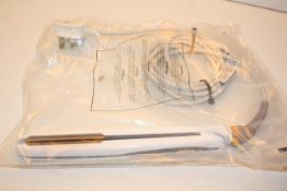 BAGGED NICKY CLARKE HAIR STRAIGHTENERS RRP £55.00Condition ReportAppraisal Available on Request- All