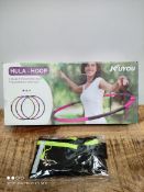 1 LOT TO CONTAIN 2 ASSORTED ITEMS TO INCLUDE WEIGHTED HULA HOOP/RUNNING BELT (IMAGE DEPICTS