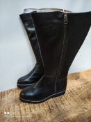 UNBOXED WOMENS SIZE 6 EX WIDE BLACK KERI ECP BOOTSCondition ReportAppraisal Available on Request-