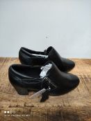 BOXED WOMENS SIZE EEE FIT BLACK HEALED SMART SHOES RRP £18.99Condition ReportAppraisal Available