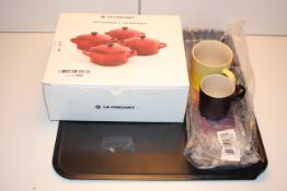 5X ASSORTED BOXED/UNBOXED ITEMS TO INCLUDE LE CREUSET STONEWARE SET, OVEN TRAY & OTHER (IMAGE