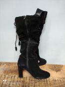 BOXED WOMENS SIZE 5 EX WIDE BLACK EDEN BOOTS RRP £29.99Condition ReportAppraisal Available on