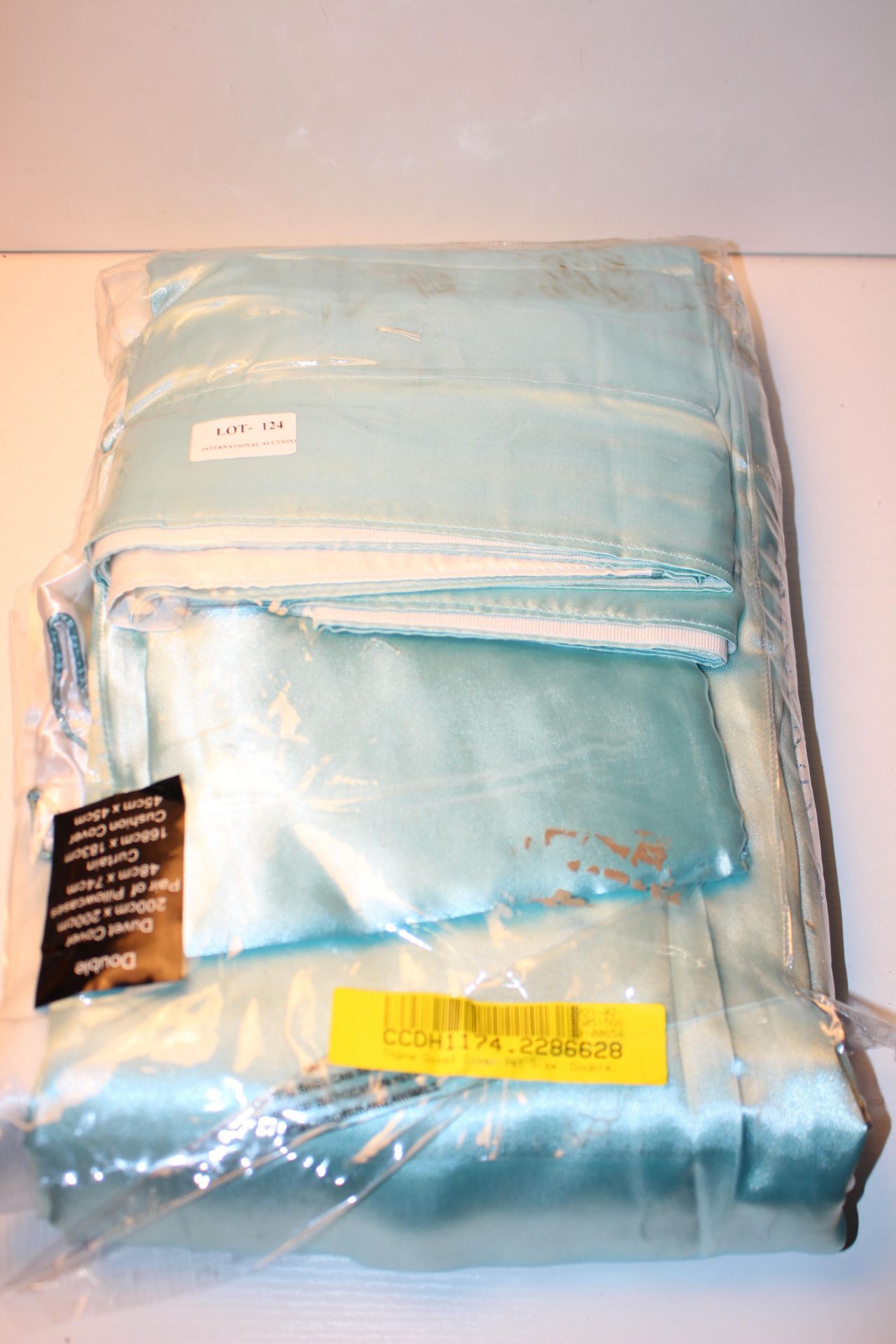 BAGGED THANE DOUBLE DUVET COVER SET RRP £44.99Condition ReportAppraisal Available on Request- All