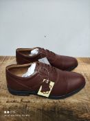 BOXED MENS SIZE 9 WIDE BROWN TRUESTYLE TOE CAP RRP £14.99Condition ReportAppraisal Available on