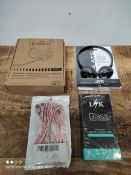 1 LOT TO CONTAIN 4 ASSORTED ITEMS TO INCLUDE HEADSET/IPHONES CABLES AND OTHER (IMAGE DEPICTS