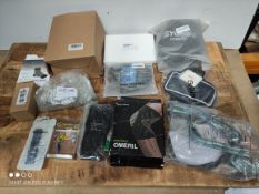 1 LOT TOCONTAIN 13 ASSORTED ITEMS TO INLCUDE KNEE SLEEVE/SPORT BAND/DUST MASK AND MORE(IMAGE DEPICTS
