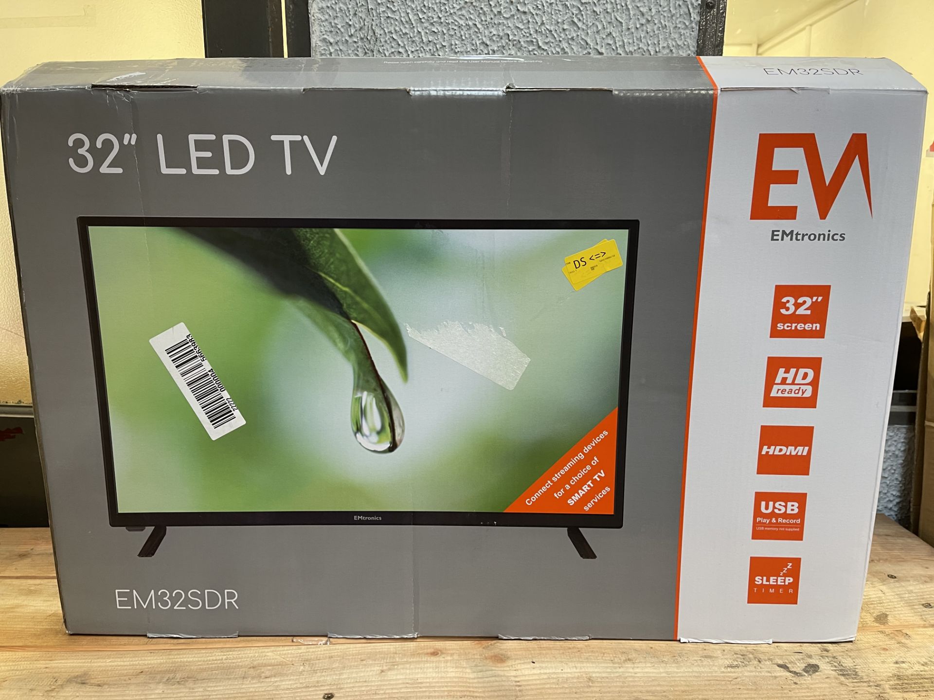 BOXED EMTRONICS 32 INCH LED TV, MODEL- EM325DR, WORKING, INCLUDES REMOTE Condition ReportBOXED - Image 2 of 4