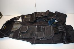 UNBOXED BLAKLADER WORKWEAR SIZE LARGE WORK UTILITY TOOL VEST Condition ReportAppraisal Available