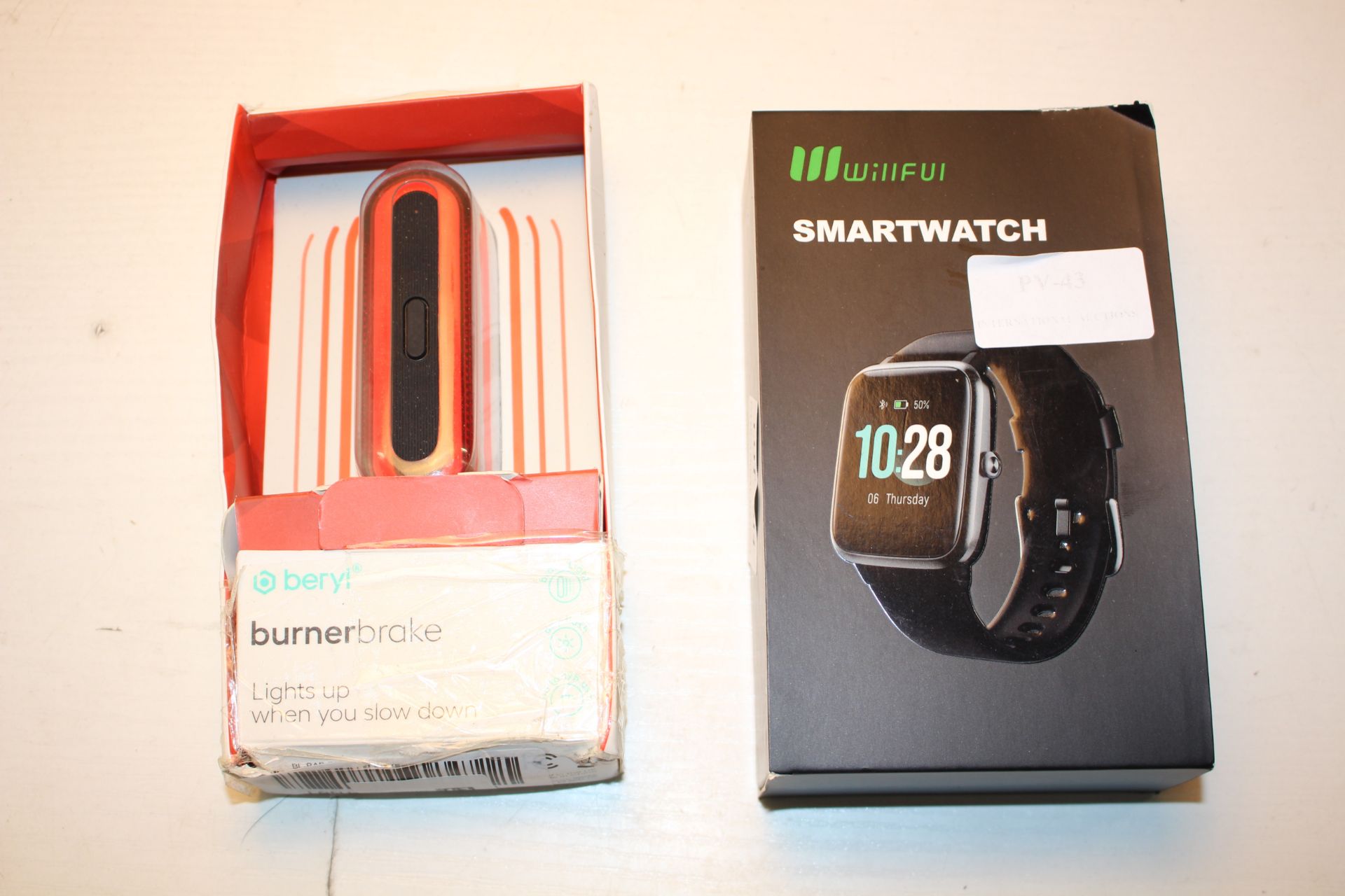 2X BOXED ITEMS TO INCLUDE WILLFUI SMARTWATCH & BERYL BURNER BRAKE Condition ReportAppraisal