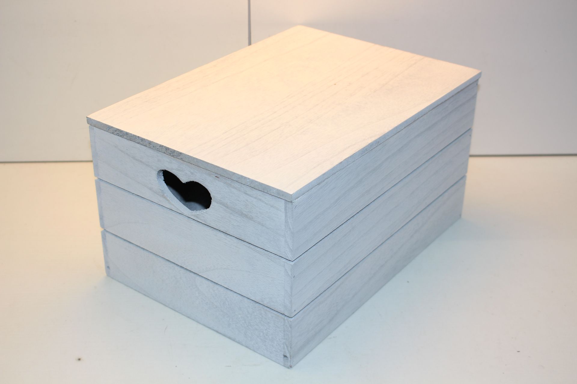 2X BOXED SEATON WOODEN BOX VINTAGE 19CM WHITE WASHED RRP £61.98Condition ReportAppraisal Available