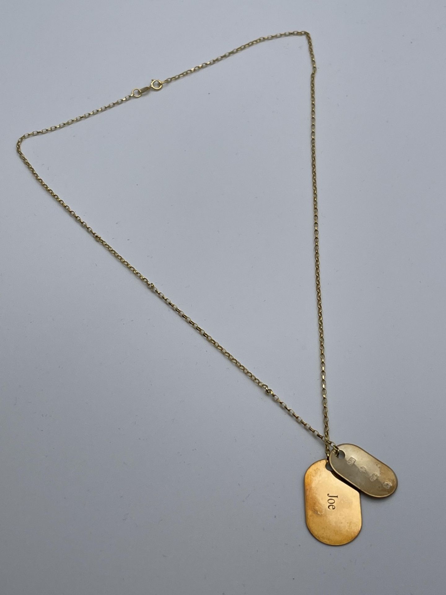 BOXED 9CT YELLOW GOLD, CHAIN WITH DOG TAGS, INSCRIBED ''JOE'' NEEDS POLISHING Condition - Image 2 of 2