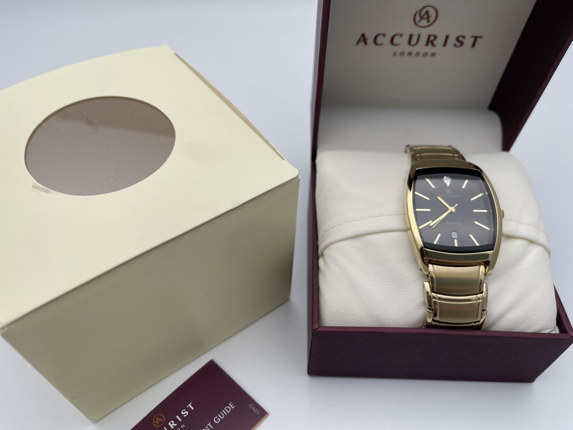 BOXED ACCURIST GENTS GOLD TONE WATCH, MODEL- KC5445, WORKING, APPEARS NEW, NEEDS NEW PIN TO