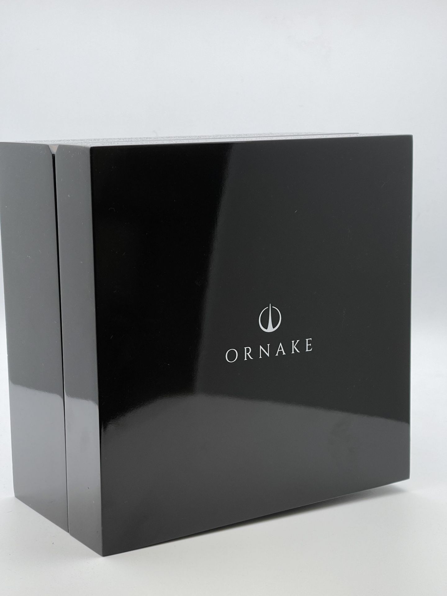 BOXED BRAND NEW GENTS LUXURY TIMEPIECE, MADE BY ORNAKE, GENUINE LEATHER STRAP, WITH SLATE GREY DIAL, - Image 3 of 3