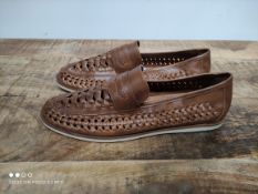 MENS BROWN HOLED LOAFERS SIZE 8 - RRP £25Condition ReportAppraisal Available on Request- All Items