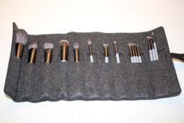 EIGSHOW MAKE-UP BRUSHES Condition ReportAppraisal Available on Request- All Items are Unchecked/