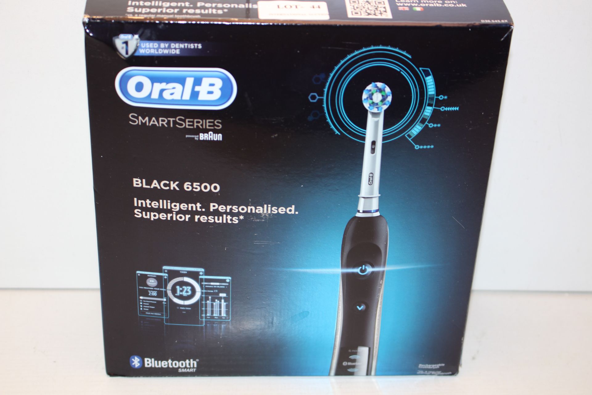 BOXED ORAL B SMART SERIES POWERED BY BRAUN BLACK 6500 TOOTHBRUSH RRP £139.00Condition