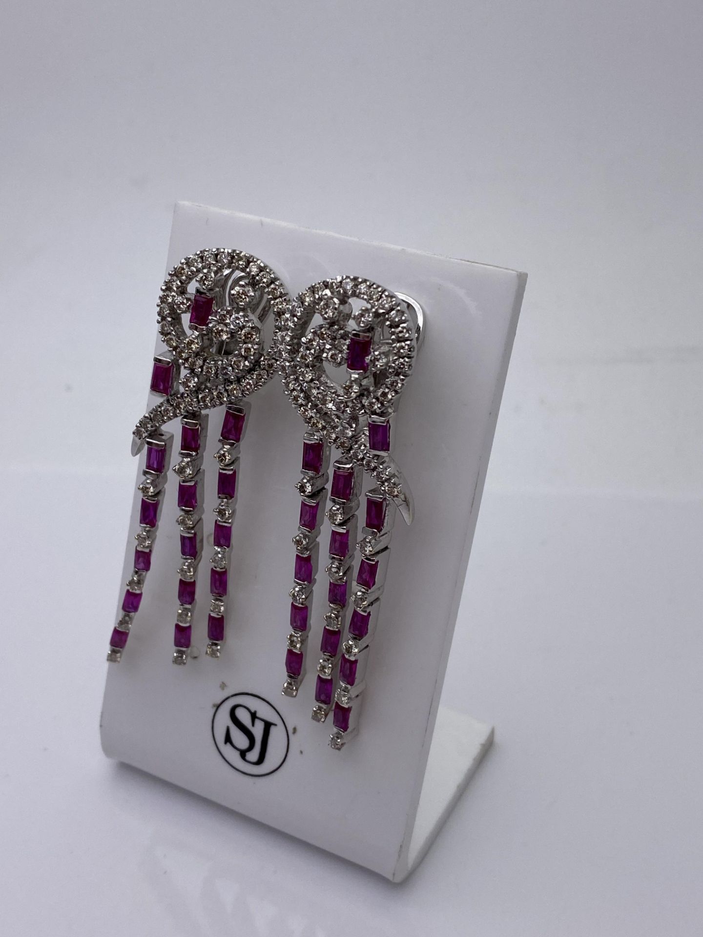 ***£15,950.00*** 18CT WHITE GOLD LADIES DIAMOND RUBY EARRINGS, RUBY WEIGHT- 4.42CT, DIAMOND - Image 2 of 4