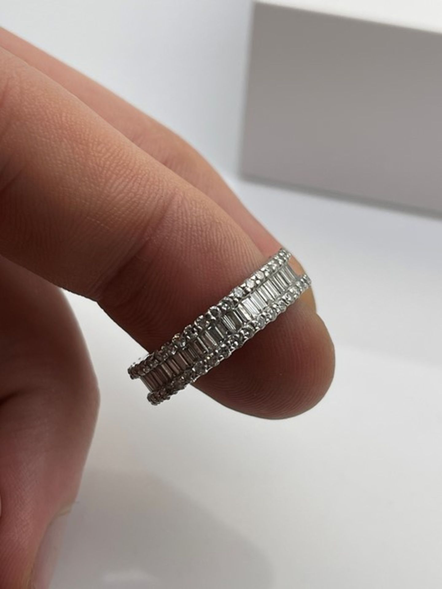 ***£7900.00*** 18CT WHITE GOLD DIAMOND FULL ETERNITY RING, SET WITH FIFTY SEVEN BAGUETTE CUT - Image 4 of 5