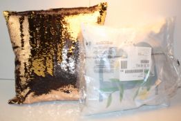 2X UNBOXED ASSORTED CUSHIONS (IMAGE DEPICTS STOCK)Condition ReportAppraisal Available on Request-