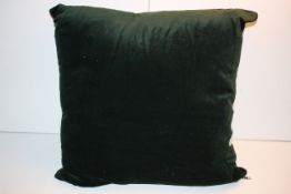 PLAIN GREEN SOFT CUSHION RRP £24.99Condition ReportAppraisal Available on Request- All Items are