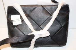 LADIES HANDBAG LEATHER BY SIMPLY BE Condition ReportAppraisal Available on Request- All Items are