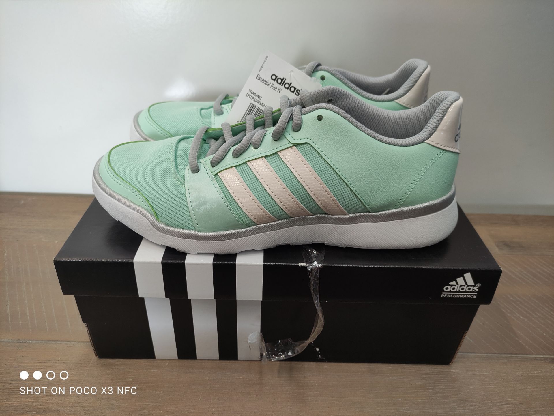 BOXED ADIDAS ESSENTIAL TRAINERS SIZE 4 RRP £42 (IMAGE DEPICTS STOCK)Condition ReportAppraisal